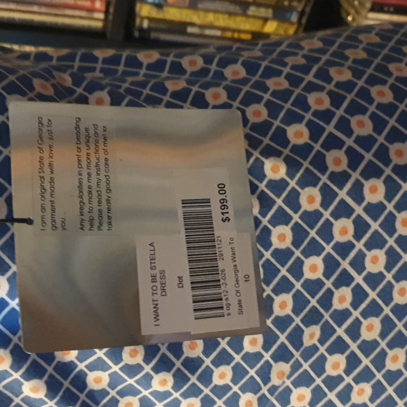 Off the shoulder dress - Picture 3 of 5